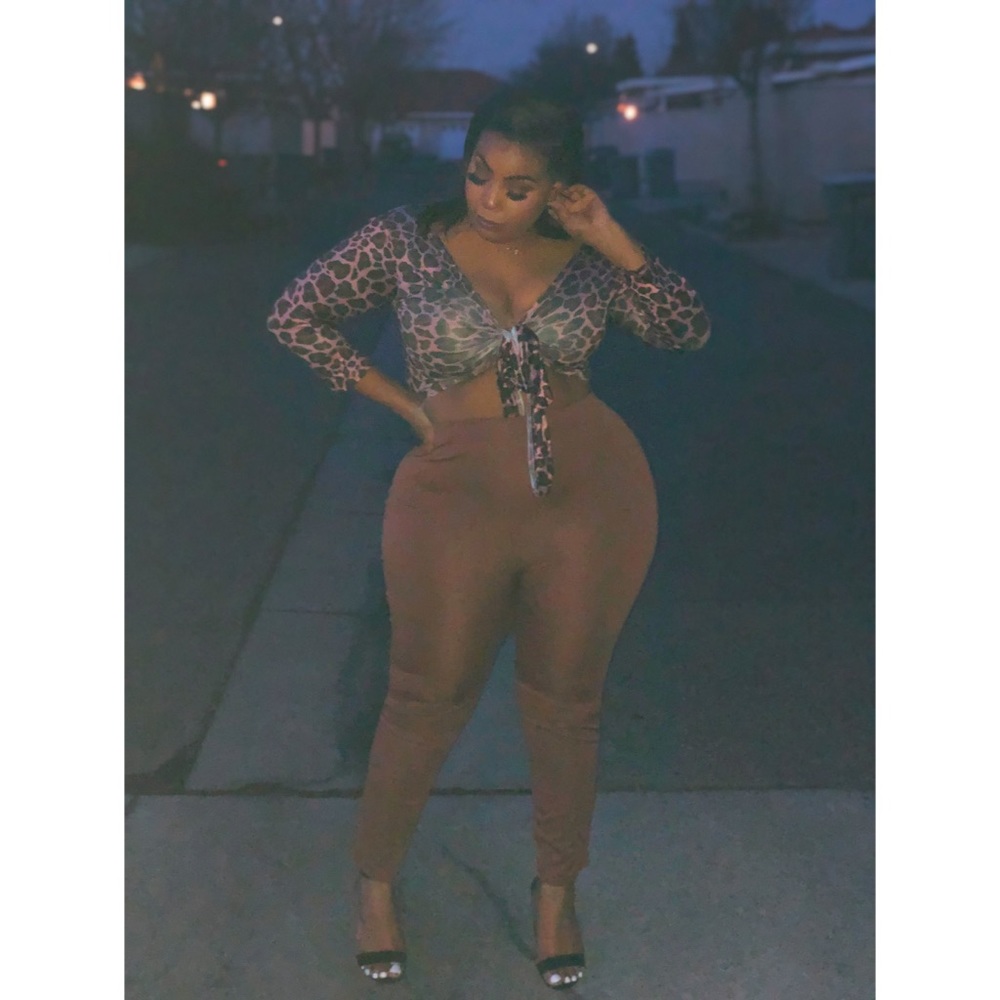 Leopard crop top pants set